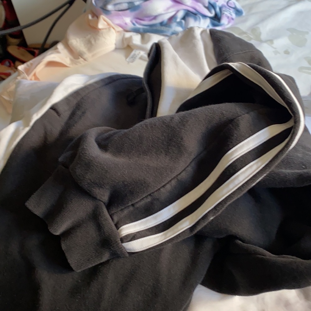 Men’s medium adidas jogger pants. - Picture 5 of 7